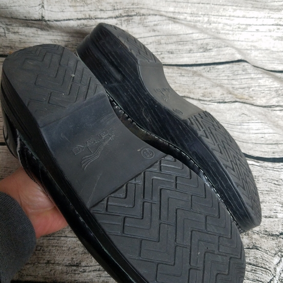 Dansko Black mules Size 39 (8.5-9) fair condition please see pictures - Picture 4 of 5